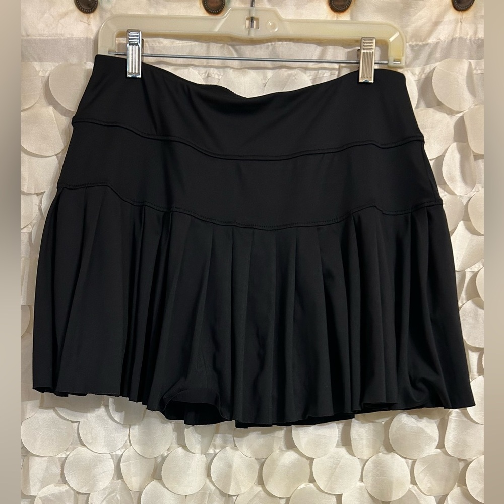 Kyodan black pleated skort size large